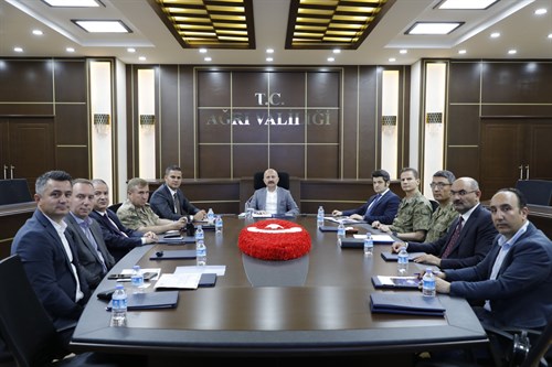 Vali Varol’un Başkanlığında, Sınır Güvenlik Sistemlerinin Ele Alındığı Çalışma Grubu Toplantısı Yapıldı